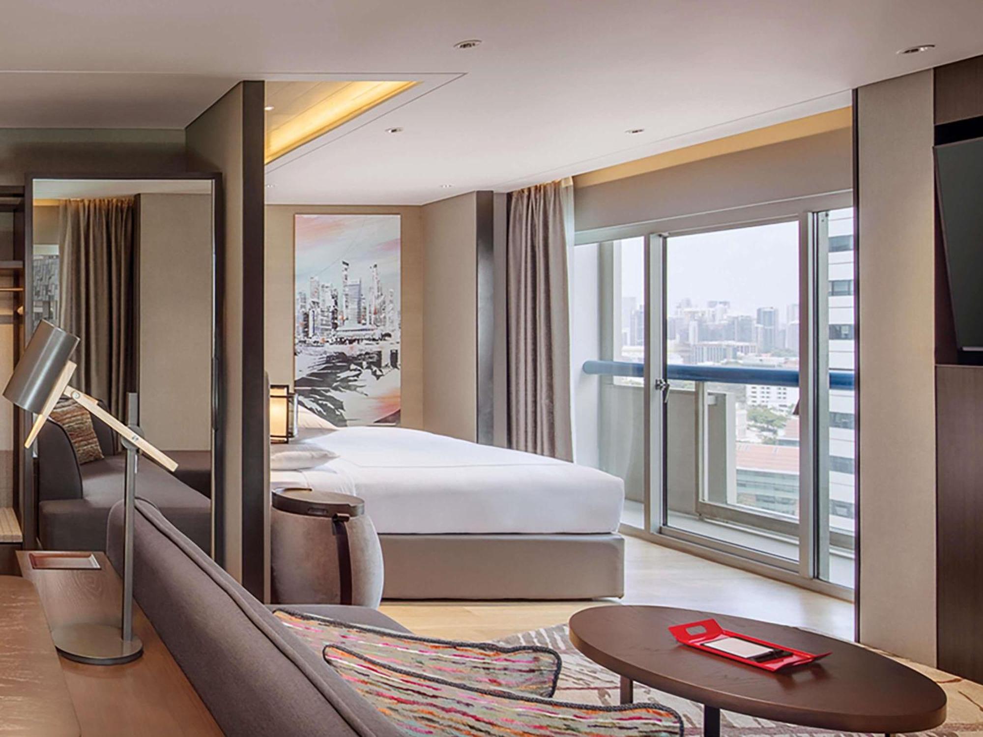 Swissotel The Stamford Hotel 5*